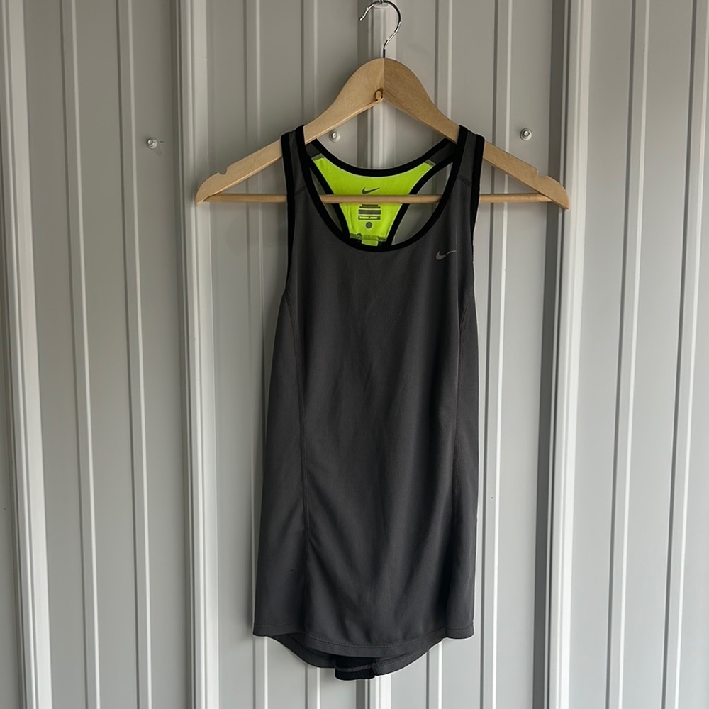 Nike Gray Fitted Sleeveless Tank Top